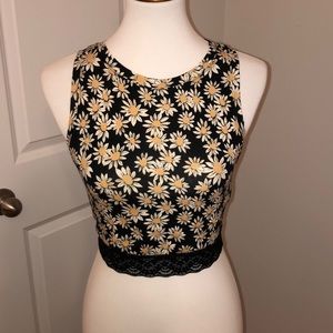 NWT Daisy Crop Top